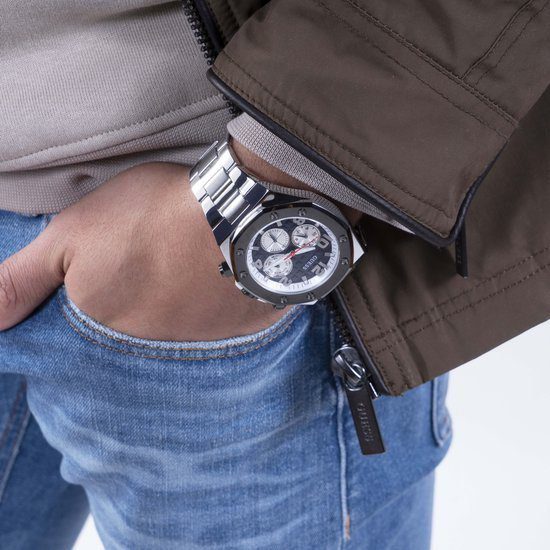 Montre GUESS Homme – contraste raffiné