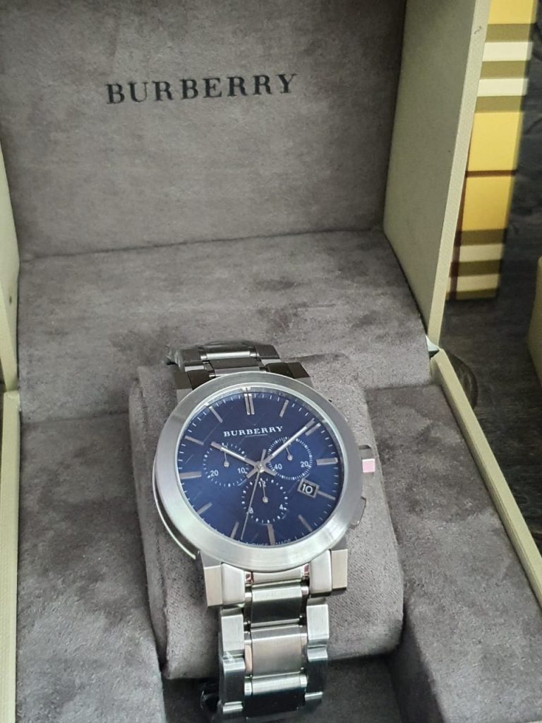 Montre Burberry Homme – design masculin 2025