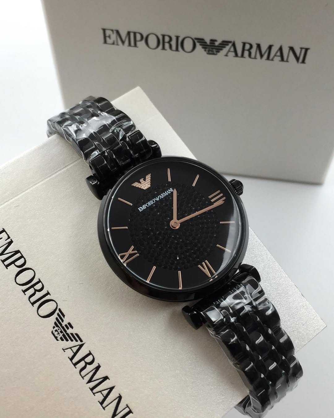 Pack Duo Montres Emporio Armani Acier Noir – Coffret Cadeau Saint Valentin Couple Maroc (AR11242 &amp; AR11245)